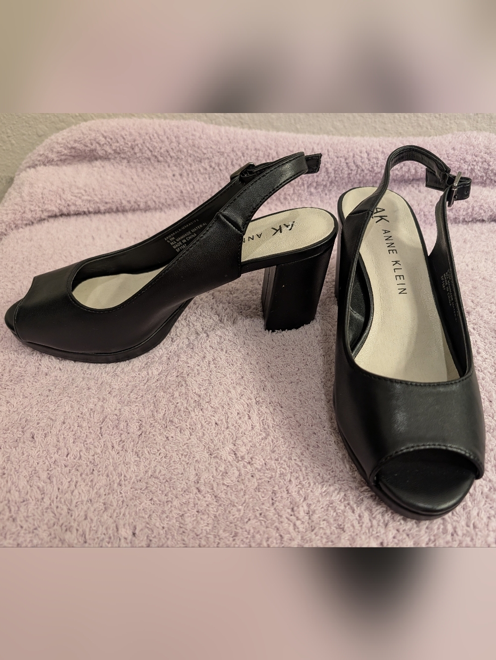 Anne Klein Makala Slingback w/Block Heel Sandals, Black Leather Size 6, Like new